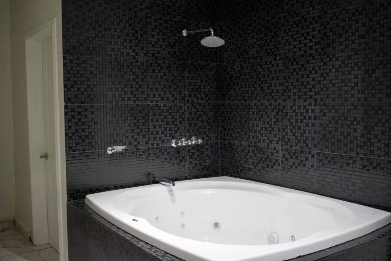 Suites Motel La Frontera Ciudad Juárez Zewnętrze zdjęcie